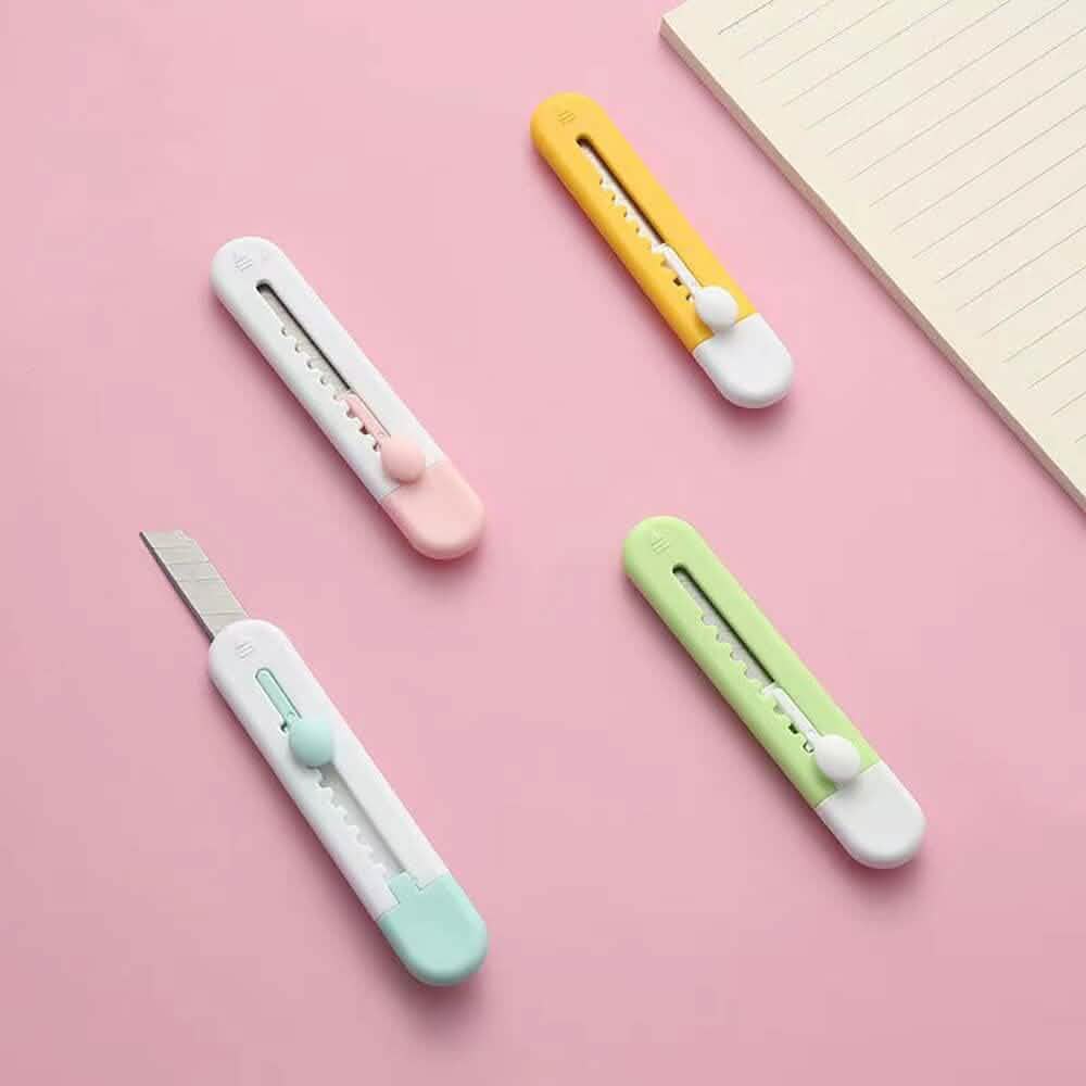 4 Piece Retractable Mini Art Cutter Craft Tools